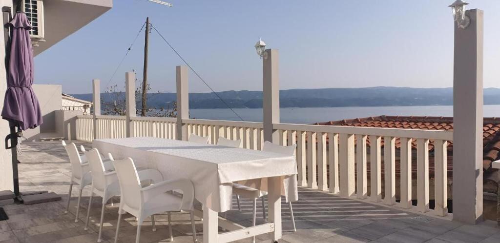 Apartmani Sonata Omiš Exterior foto